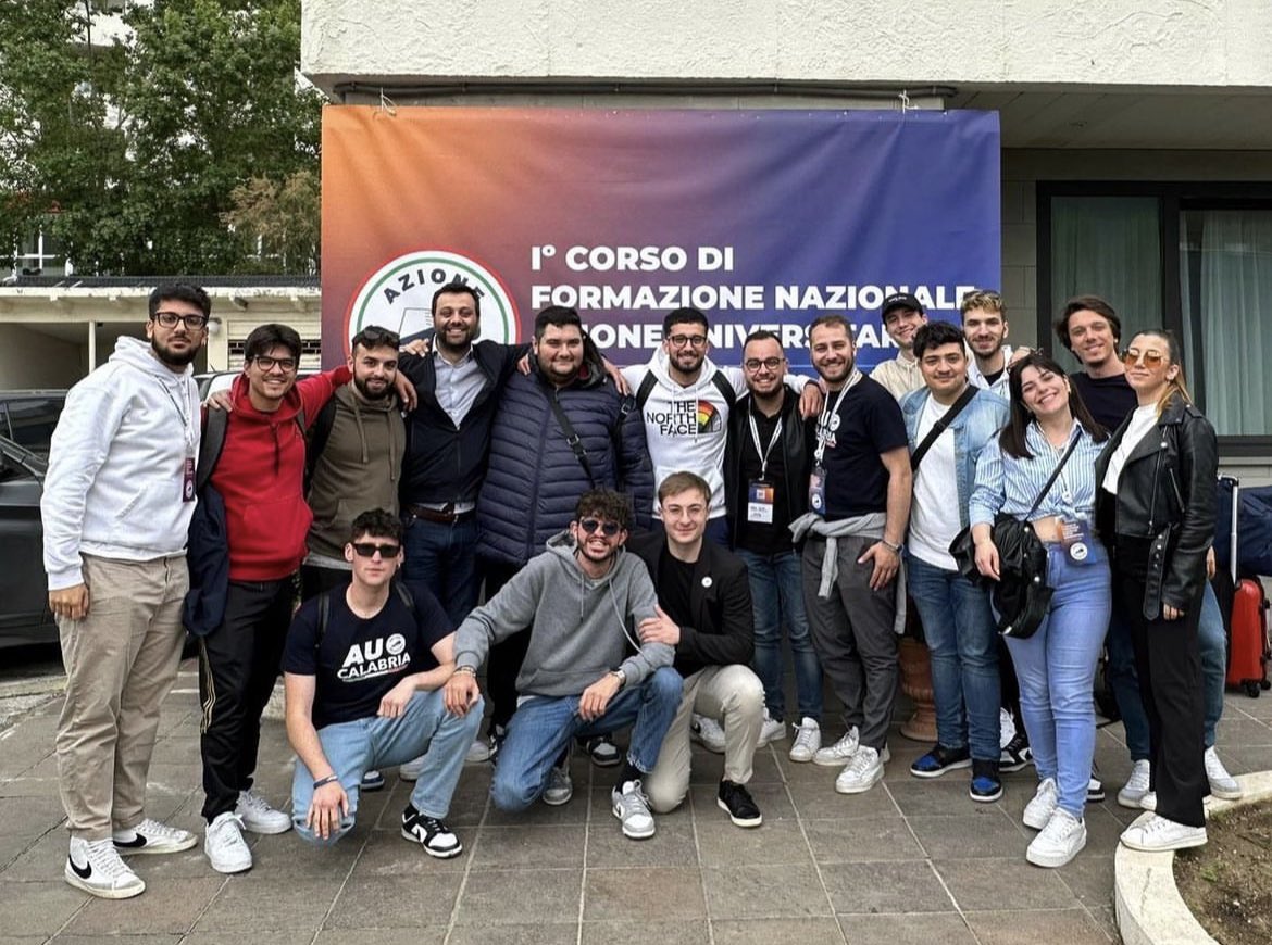 catalano_'s tweet photo. Una tre giorni di COMUNITÀ, FORMAZIONE E PASSIONE. AU SEMPRE PIÙ SU!💙🇮🇹🔥 #azioneuniversitaria #sempredallapartedellostudente https://t.co/jNctmiIy5D