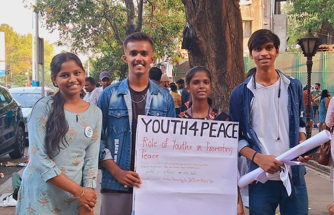 shahruchiii's tweet photo. Anti-terrorism day
Social experiment on peace 🕊️✌️
#cyda #youth4change #youth4peace https://t.co/e3o612Anpe