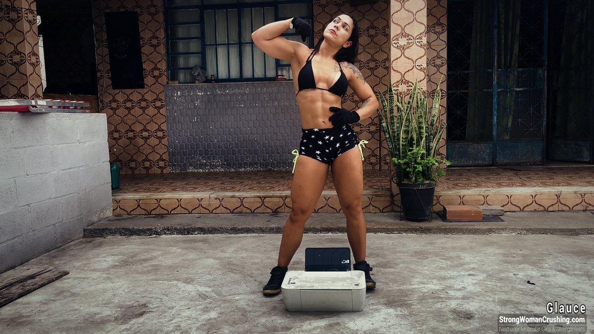 CrushingWoman's tweet photo. Electronics Destroyed- Videos -20230521-200501 #ElectronicsDestroyed #featsofstrength #筋トレ女子 #筋肉美女 https://t.co/aszMGavVtv https://t.co/ivd9yWN2PQ