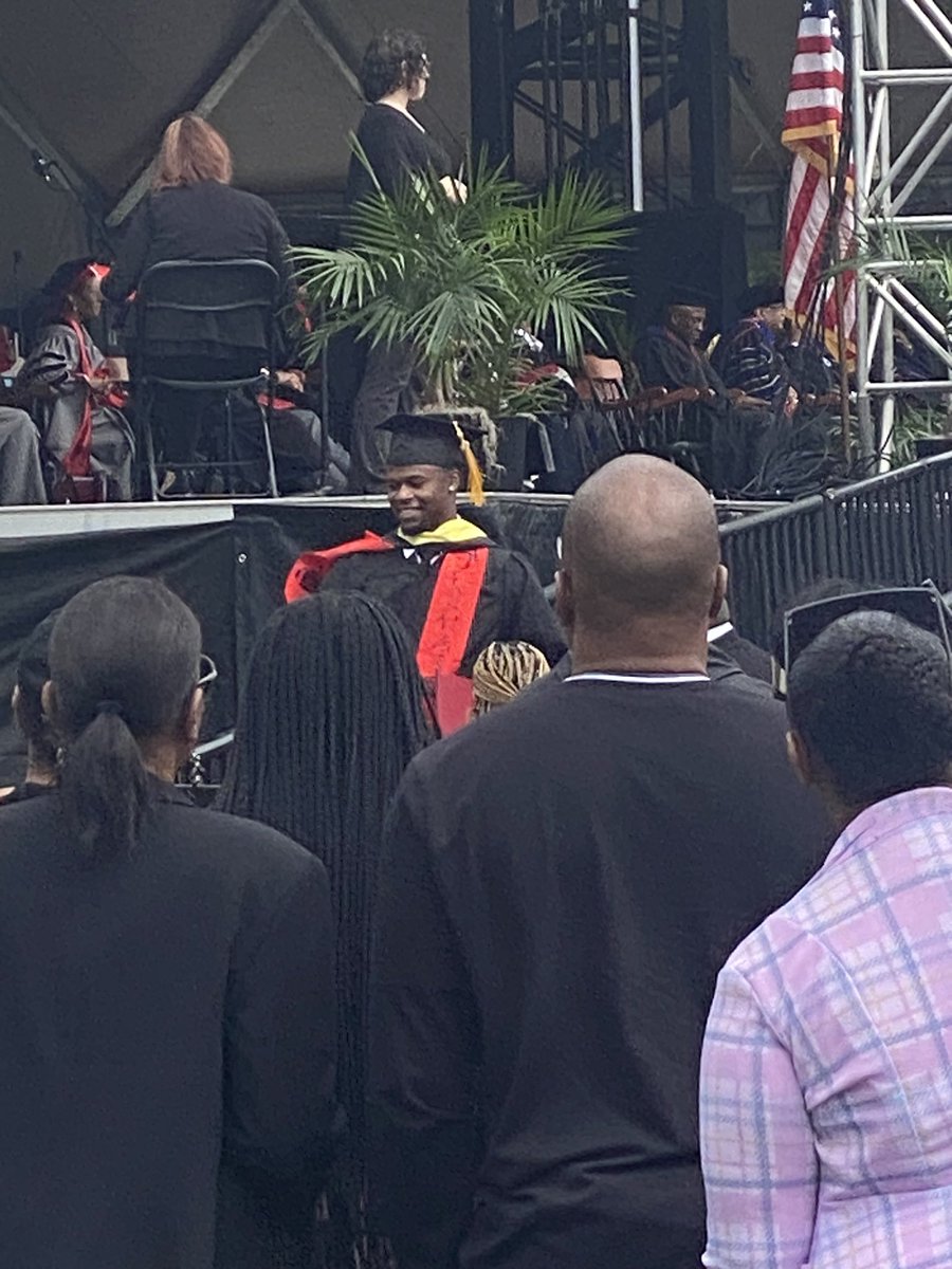 TeachSingleton's tweet image. 🎓Graduation Season is always THE best!!! I got to see one of my former 4th grade students cross the stage at CAU! This family is so special and Kendell was definitely one of my favs! Glad I got to capture this moment as well! Ohhh The Places You Will Go!#MyStudentsRock #MyWhy