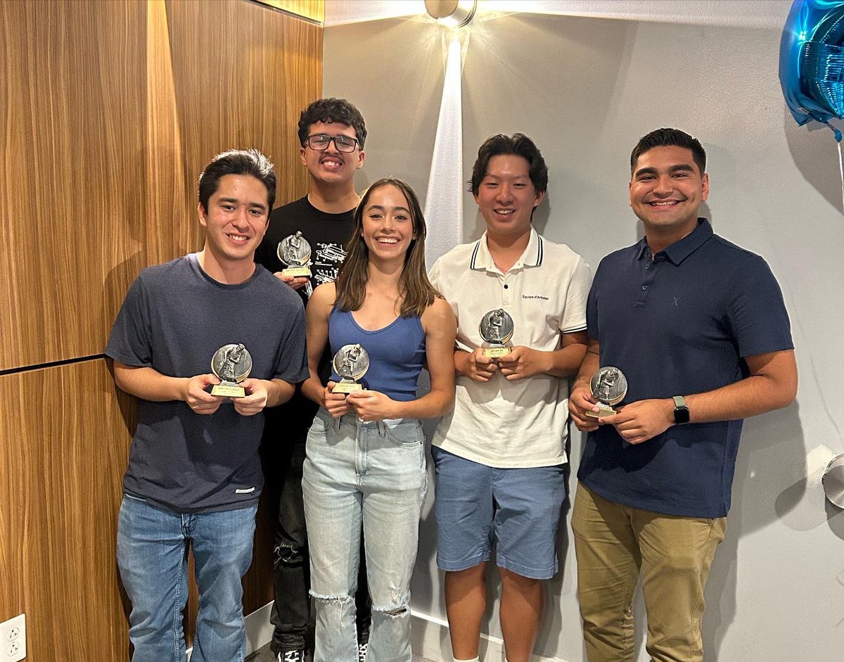 It has been a year worth celebrating for the Blazer Tennis team! 🥳 Congratulations and best of luck to our Seniors Emiliano, James, Will, Leo and Areli! You will be missed 💙❤️🤍