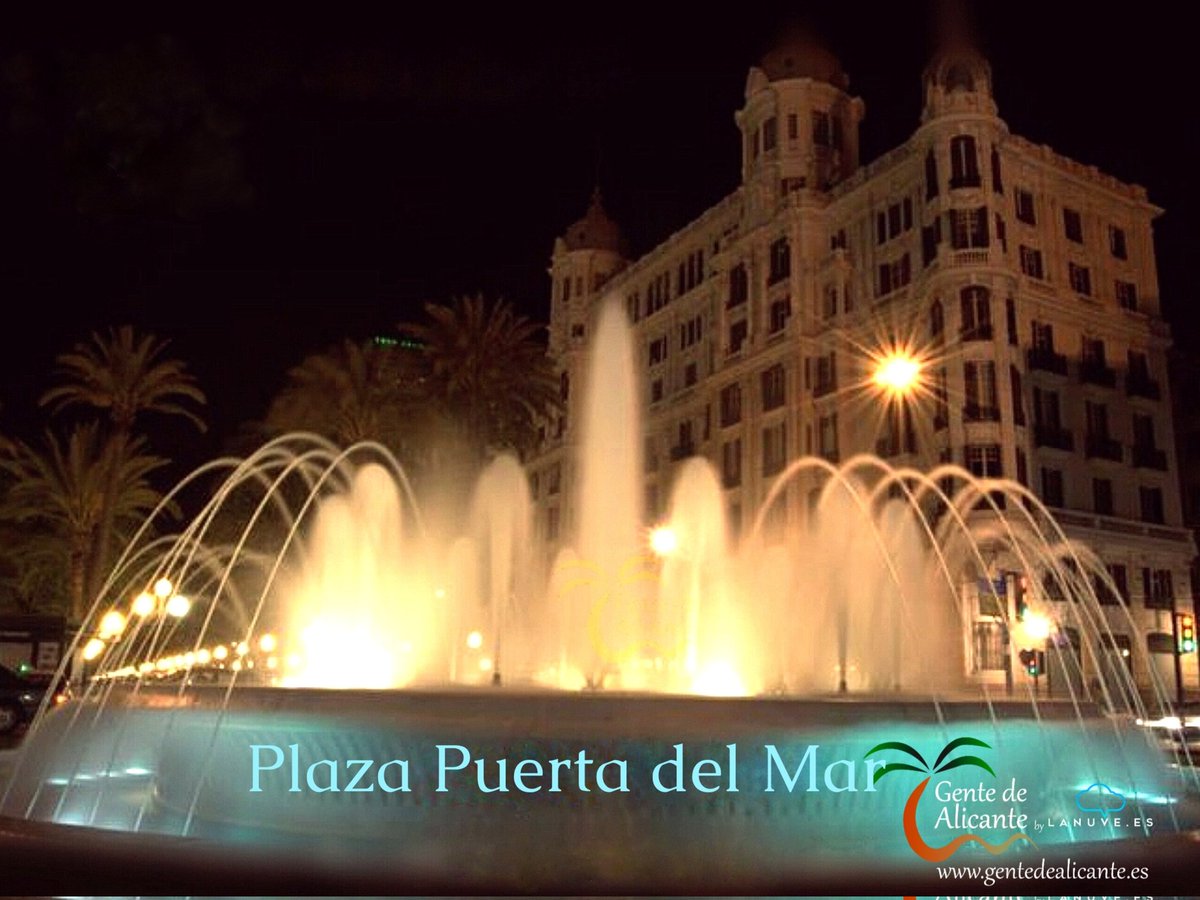 gentedealicante: Buenas noches #GentedeAlicante 😍🌴🏰⛲🌴🌃📸 #PlazaPuertadelMar
Nos despedimos con ésta bonita imagen con la que os deseamos una Bona Nit Familia!🥰#Alicante #LaMillorTerretadelMón #ProvinciadeAlicante #España #CostaBlanca #lanuvees #EA…