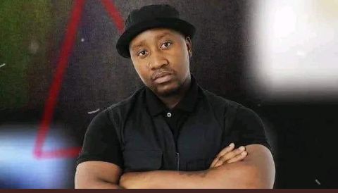 MyselfTebza's tweet photo. This guy should be our police minister crime he can fix SA in 6 months #Sizokthola https://t.co/mfqpGHK74U