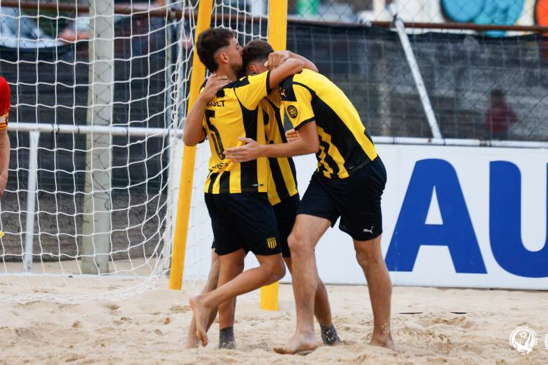 Peñarol Campeón de Fútbol Playa!