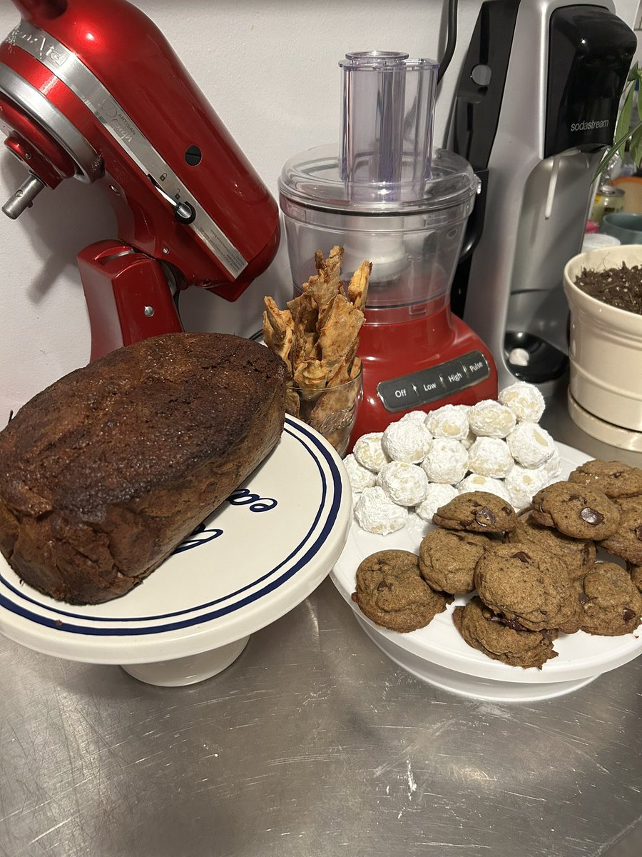 LumplingLaura's tweet image. Marble cake, key lime coolers, coffee chocolate chip cookies and cheddar twist crackers. A busy stream weekend.