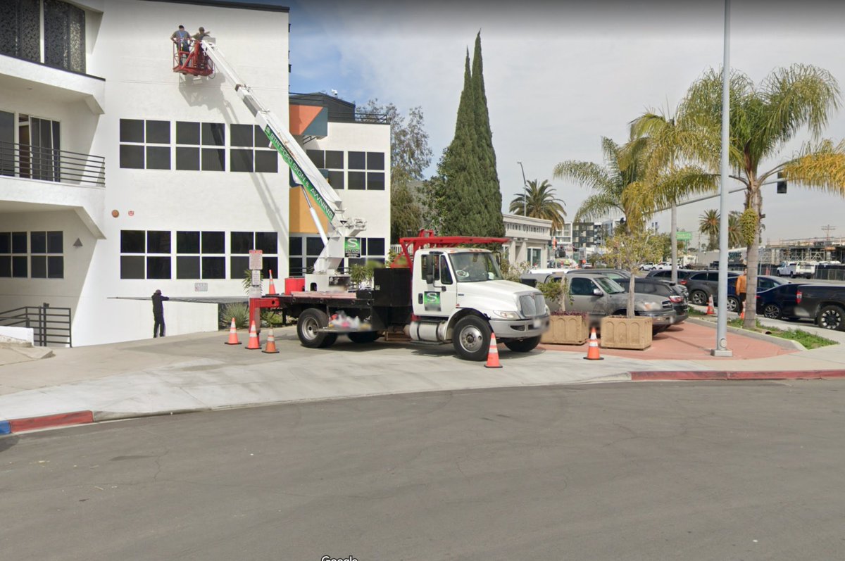 @Bee_Bailey From Google Street View. Just park and drive whereever. The person driving that car should have their driver's license revoked forever. #ZeroVision
