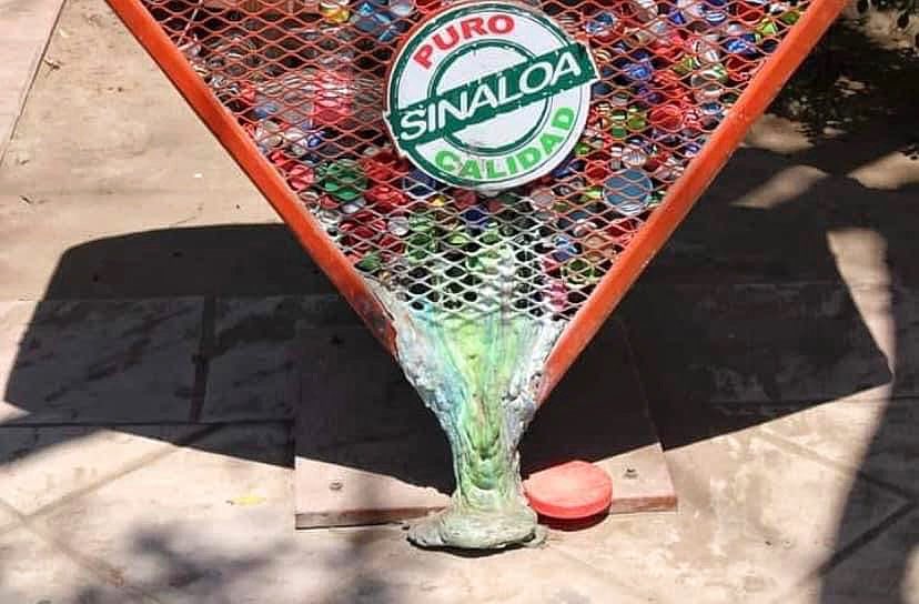 - Y como esta el clima en Culiacán 
- Pues… 🥵