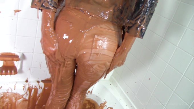 Some women find messy humiliation exhilarating https://t.co/Pgu4qJ5nFz https://t.co/5JUnPpL7pE