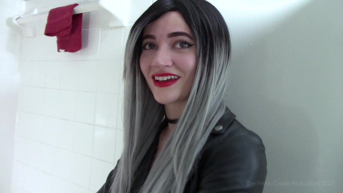 Some women find messy humiliation exhilarating https://t.co/Pgu4qJ5nFz https://t.co/5JUnPpL7pE