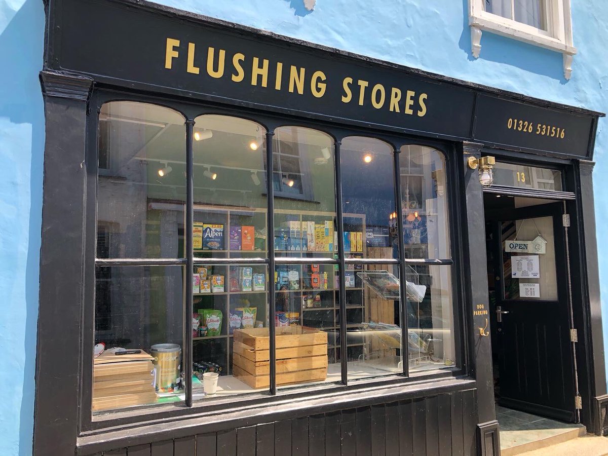 Signsofgoodtast's tweet image. Working at the lovely Flushing Stores yesterday enacting a wonderful transformation with some gold leaf. #signwriter #cornwall #flushing #falmouth #gilding