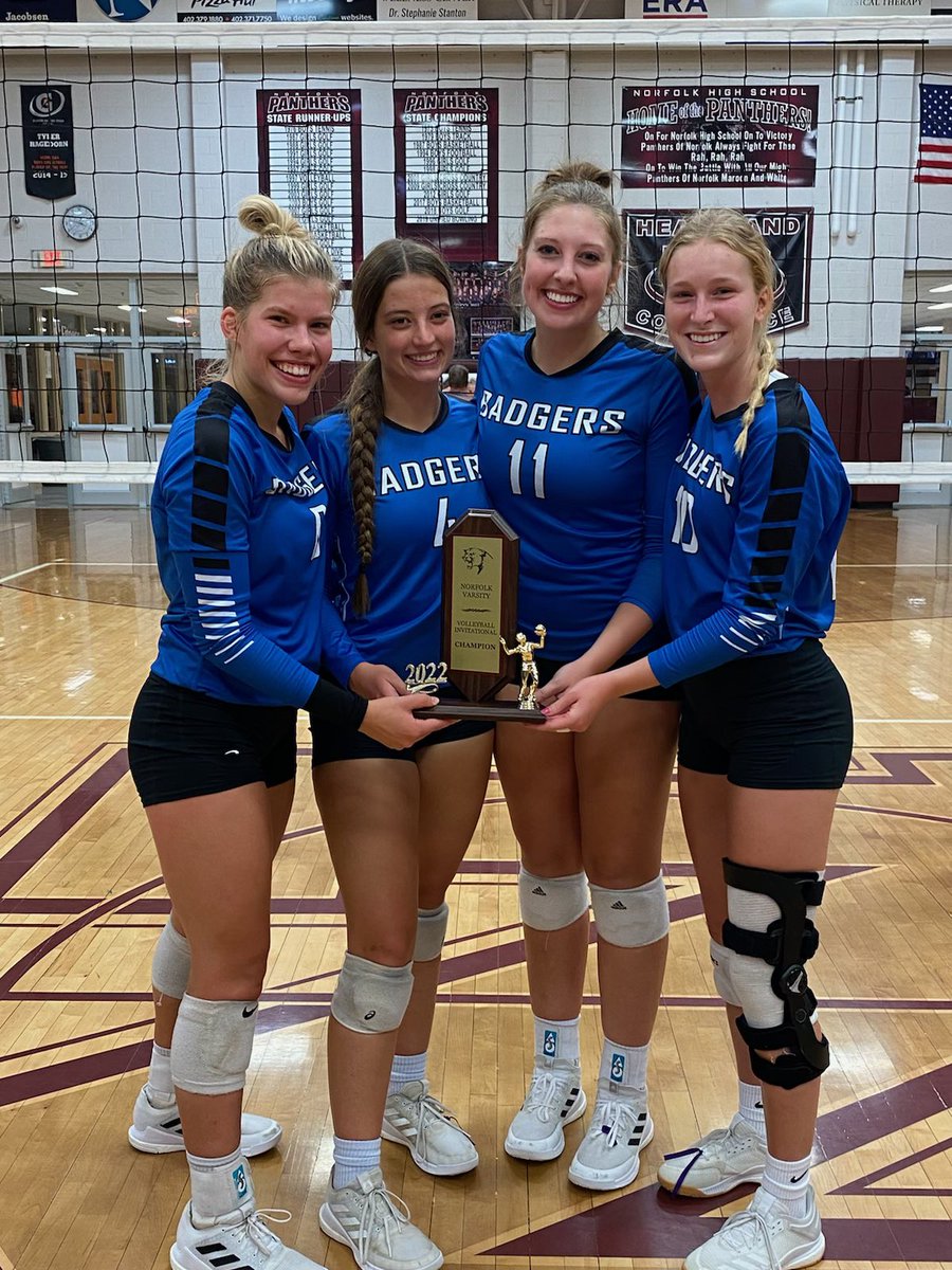 Congratulations to these 4 wonderful ladies! Thank you so much for your leadership and dedication, we can’t wait to see what the future holds for each of you!! 💙🏐 <a href="/EvieHoward_17/">Evie Howard</a> <a href="/paige90476845/">paige</a> <a href="/lauren_buzbee/">Lauren Buzbee</a> <a href="/kennedygansebom/">Kennedy</a>