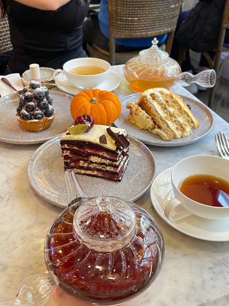 cha_uga's tweet photo. Wonderful afternoon tea time on the weekend! https://t.co/Pmf22hLnIt