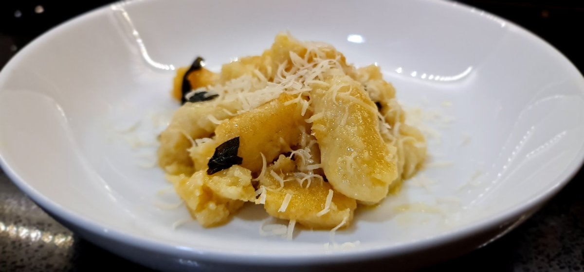 GloriouslyGood's tweet photo. Home-made gnocchi with butter and sage for dinner. 
Gnocchi di patate fatti in casa al burro e salvia 😋

#homemade #gnocchi #gnocchidipatate #potatognocchi #gnocchifattiincasa #gnocchifattidame #gnocchifreschi #gnocchifreschifattiamano #gnocchifattiamano #homemadegnocchi https://t.co/69VDM4qR0m