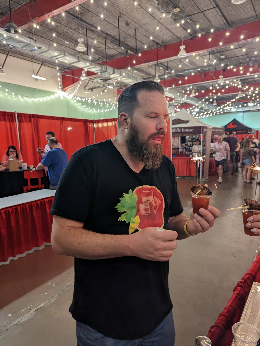 I made <a href="/WerdEmUp/">ً</a> get a sparkler in his drink then I proceeded to capture this awful photo