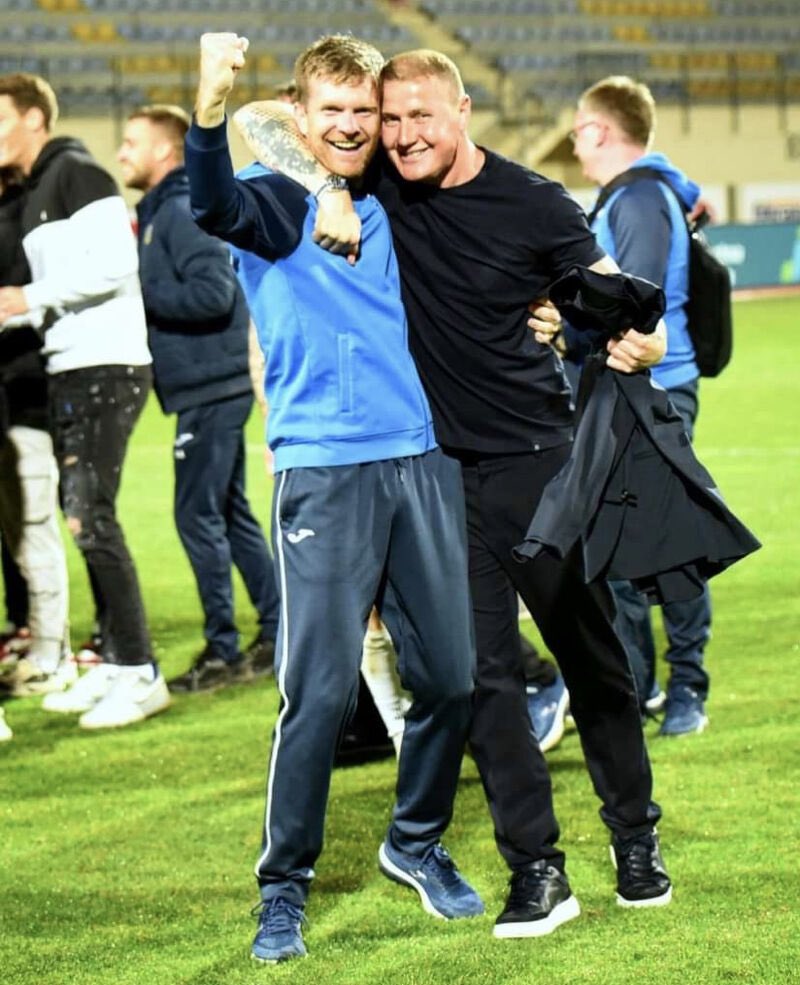 simon_rozman's tweet photo. Big thanks to president Stane Orazem, the executive director Matej Orazem, the sport director “my boss” Senijad Ibricic, my great stuff, everyone who selflessly participates in our project. Big thanks, respect to our perspective players🙏Applause for our fans. This is our way!❤️ https://t.co/Sdzv3Qh23D