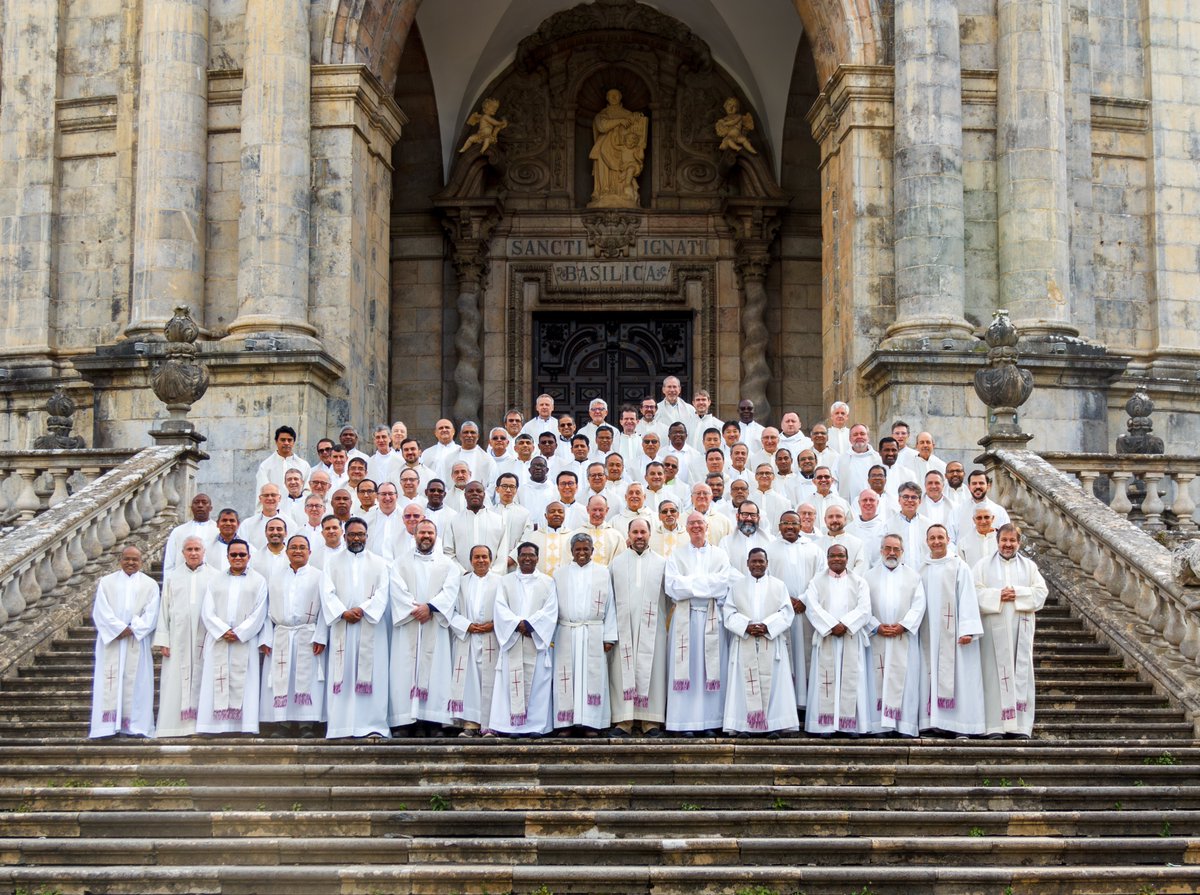 JesuitsGlobal's tweet photo. The #CP7 concluded today with a profound and inspiring mass in the Basilica by Fr General. Grateful to all the procurators and relators for their invaluable contributions. Safe travels as they carry the fruits of this gathering. #Jesuits #Loyola #Gratitude https://t.co/3Q6vLZThue