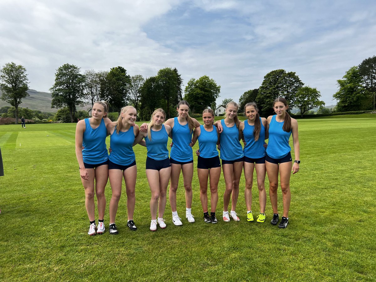 Robertson_Sed's tweet photo. Our intermediate girls have been incredible all week and today they won the 4 x 200m relay finishing 1st & 3rd #topteamwork ππ½ββοΈπ₯π₯π½βοΈπ¦π€ https://t.co/zjr3RsYb4m