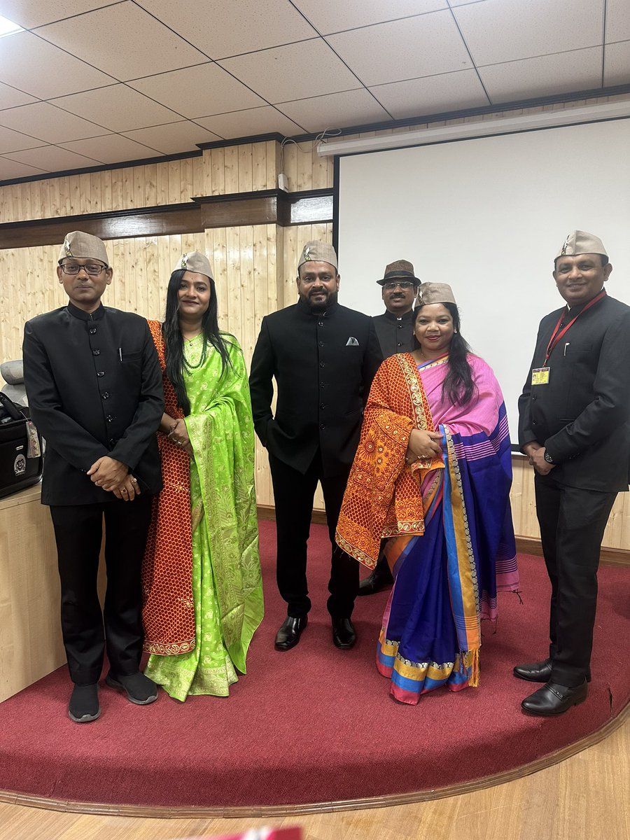 ADMvimlesh's tweet photo. #MidCareerTraining at @drstuaoa #LatePost https://t.co/lP8NNThZ6k