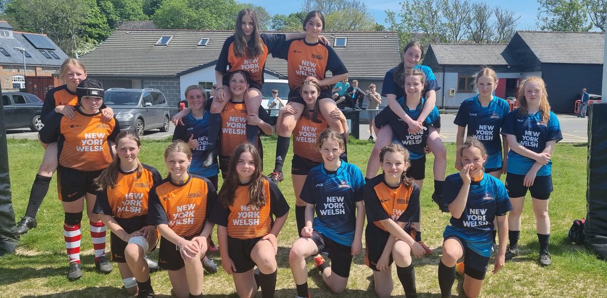 MikieJones10's tweet photo. Great to see so many @HHVCSchool girls playing in today's game. @WildcatsHub Vs @SthPembsSharks. 17 playing in the U14s fixture and more playing for the U12s this morning 👏. Well done girls
@CleoHardyWRU @aled_waters1 @Tom_Meredith_ @rhysfawcett96 @HwestLadiesRFC @WRU_Scarlets https://t.co/QIGcWNpK9l