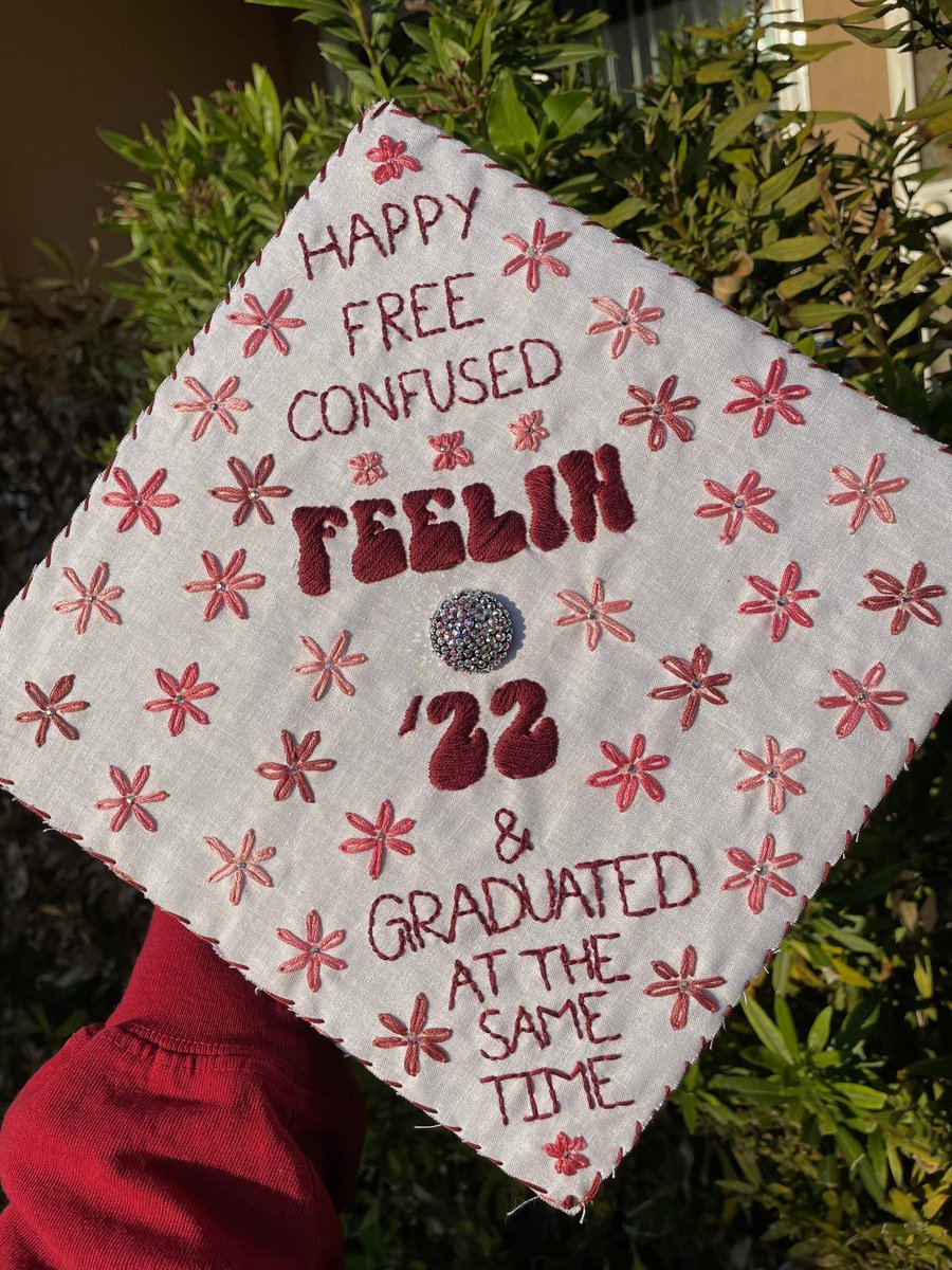 haiileybob's tweet photo. Ms. Educated 👩🏻‍🎓 https://t.co/KS3nu6ehin