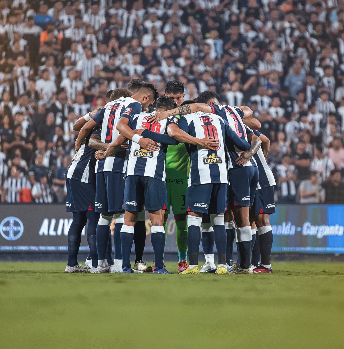 MrBombazo's tweet photo. Andrade NO jugará ante Libertad!!!
Aspirantes a la posición:
#Cueva, #Lavandeira, #Concha, 
#Navea💥🔥🔥🔥🔥🔥🔥🔥🔥
Lo que si es seguro, que vamos con doble 5. Los íntimos deben salir a 
con el cuchillo entre los dientes desde el vamos. 💥🔥🔥🔥🔥🔥 https://t.co/NF7MgNyPh6