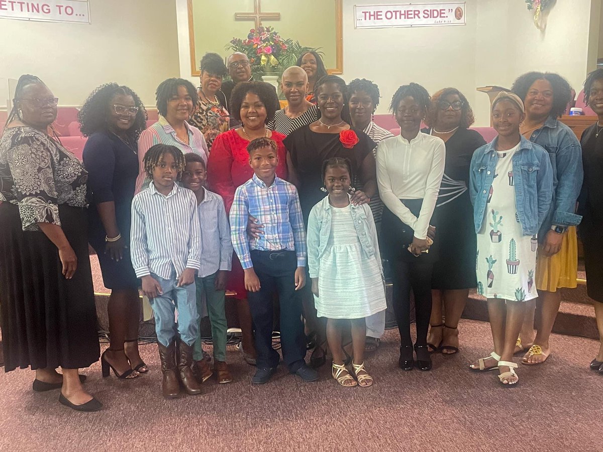 Park Med faculty and staffed enjoyed visiting Donaldson Chapel today. We thank you for your partnership and always being there for us. ❤️🐾