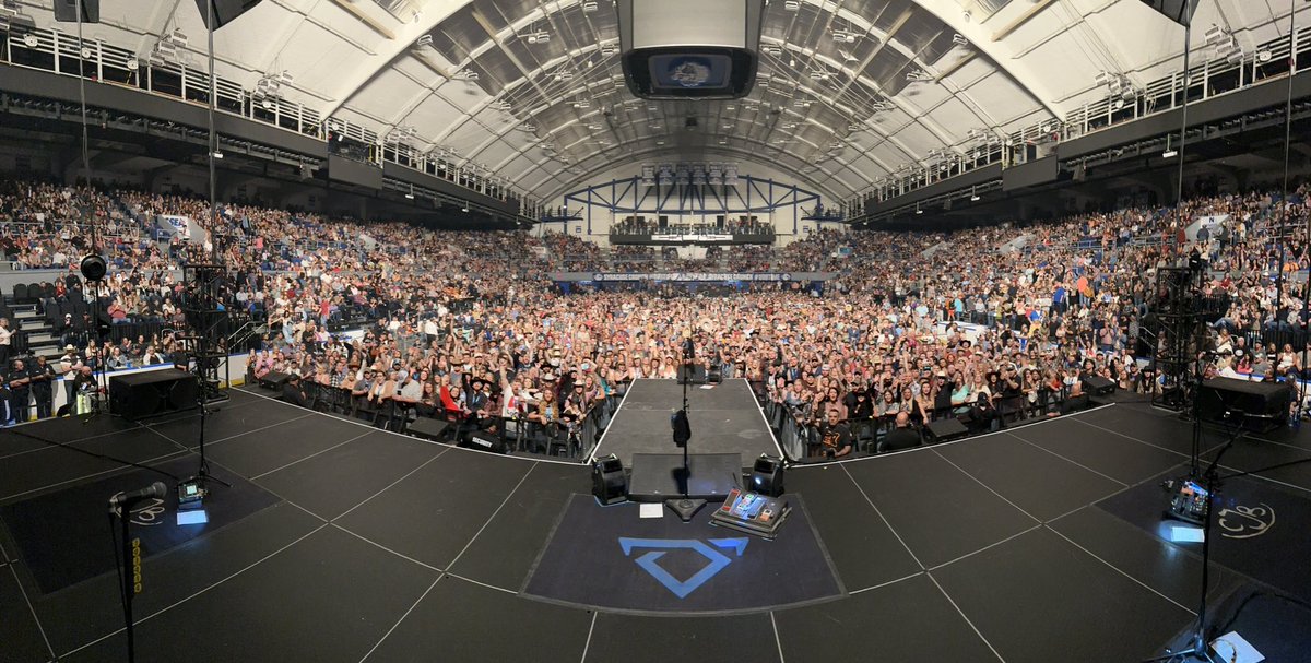 codyjohnson's tweet image. Syracuse, Lowell, and Bridgeport - what a weekend! Thanks for coming out and singing along! See y’all soon! #COJONation #SOLDOUT