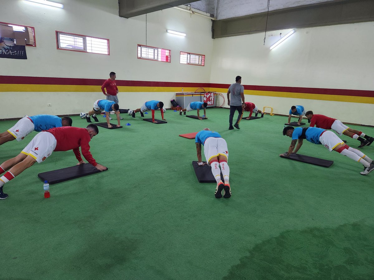 📸 Entrada en calor 🔥 

#DaleDeca ❤️💛❤️