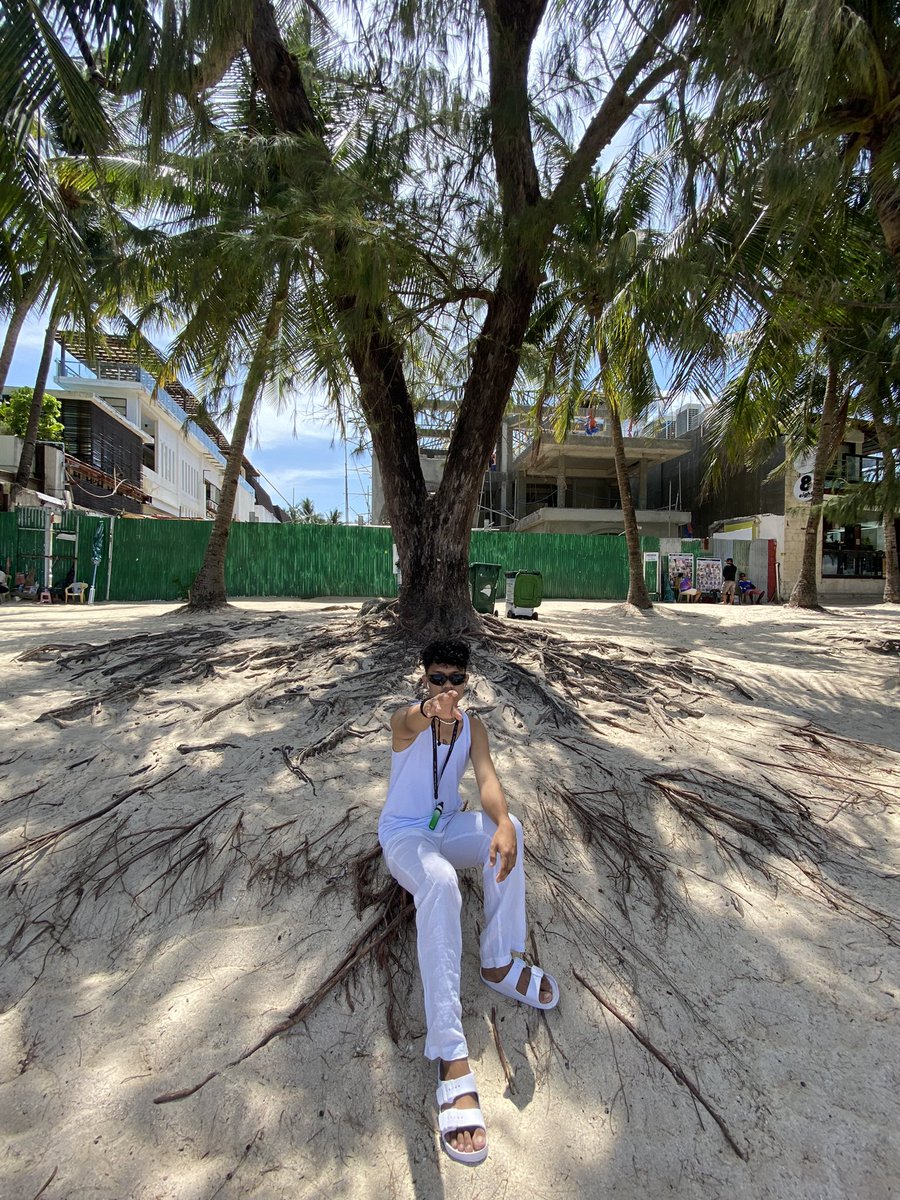 PPtine16's tweet photo. 🏝️ https://t.co/v3Ja4LyoaO