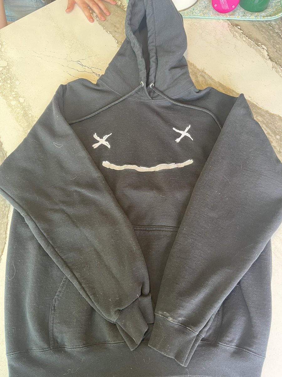 AlivbeeLive's tweet photo. ❤️ MCYT MERCH FOR SALE ❤️ 
Dream hoodie, Gnf hoodie, Sapnap Hoodie, Wilbur Soot Crewneck, &amp; Ranboo T-Shirt all for sale! Check thread for more info &amp;  Depop! All prices can be negotiated! Just trying to sell! https://t.co/PtvdUCW2XQ
