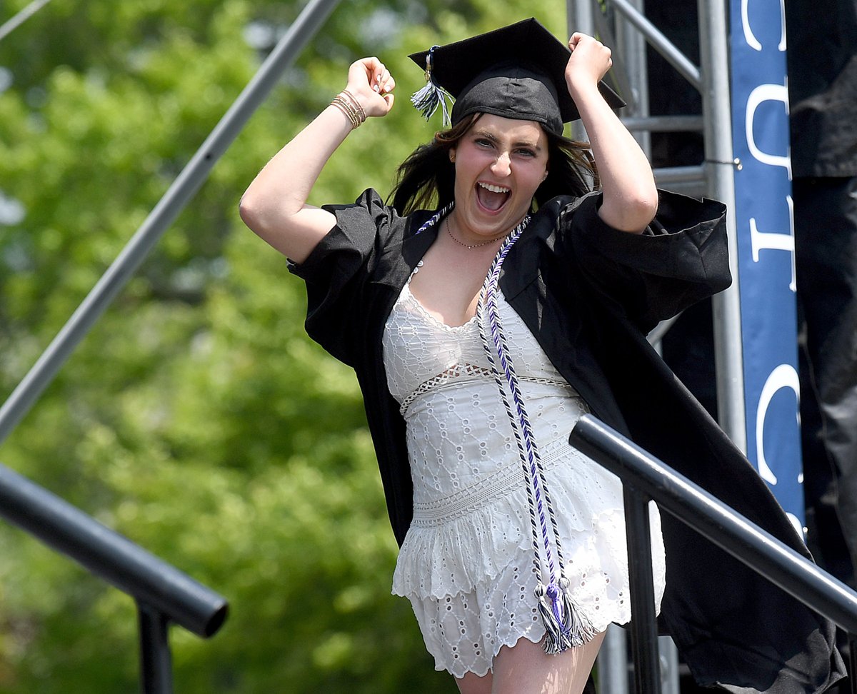thesarahgordon's tweet photo. Diplomas were conferred upon 421 graduates as friends, family, faculty and staff celebrated during @ConnCollege 105th Commencement at the school in New London on Sunday, May 21, 2023 https://t.co/b4LqAueFGq
See more photos in @thedayct
#ConnColl2023 #ConnColl #CamelGrad https://t.co/ToAWMZYEvD