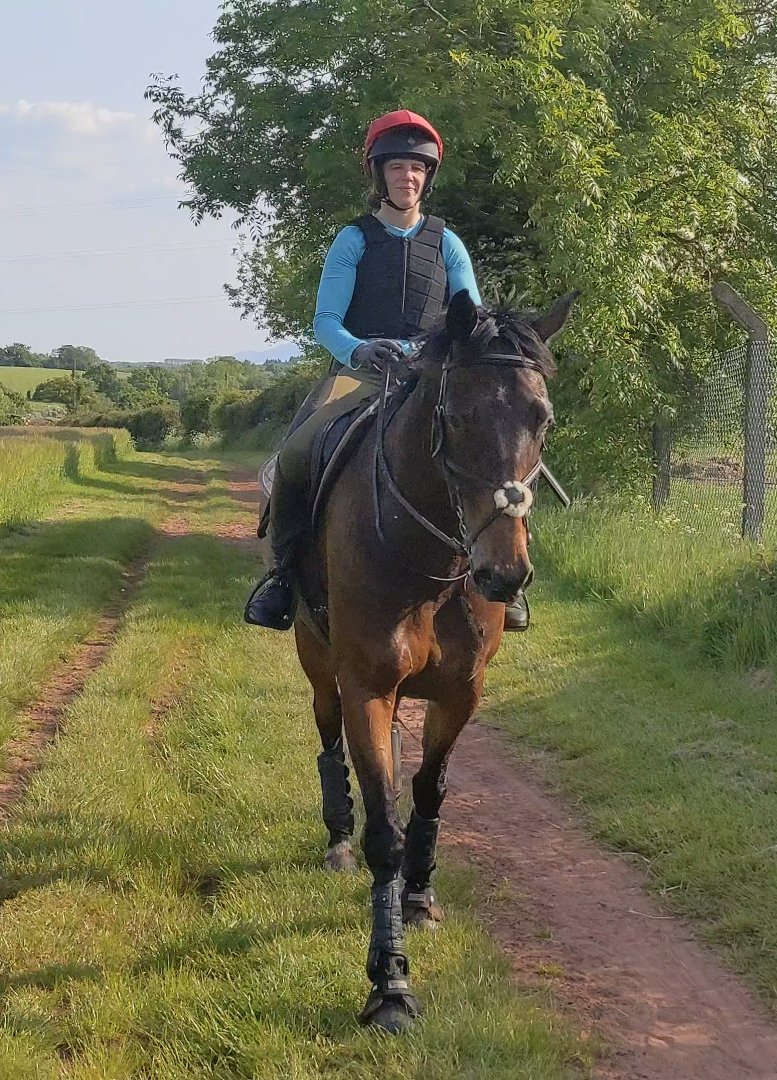 First time back out cross country and Leo was feeling rather playful, cheeky and spooky, making sure I remember how to stay on 🤪 but my hand felt great! So good to be out on grass and the ground was fabulous at <a href="/lincombxcc/">Lincomb Equestrian</a> ☀️