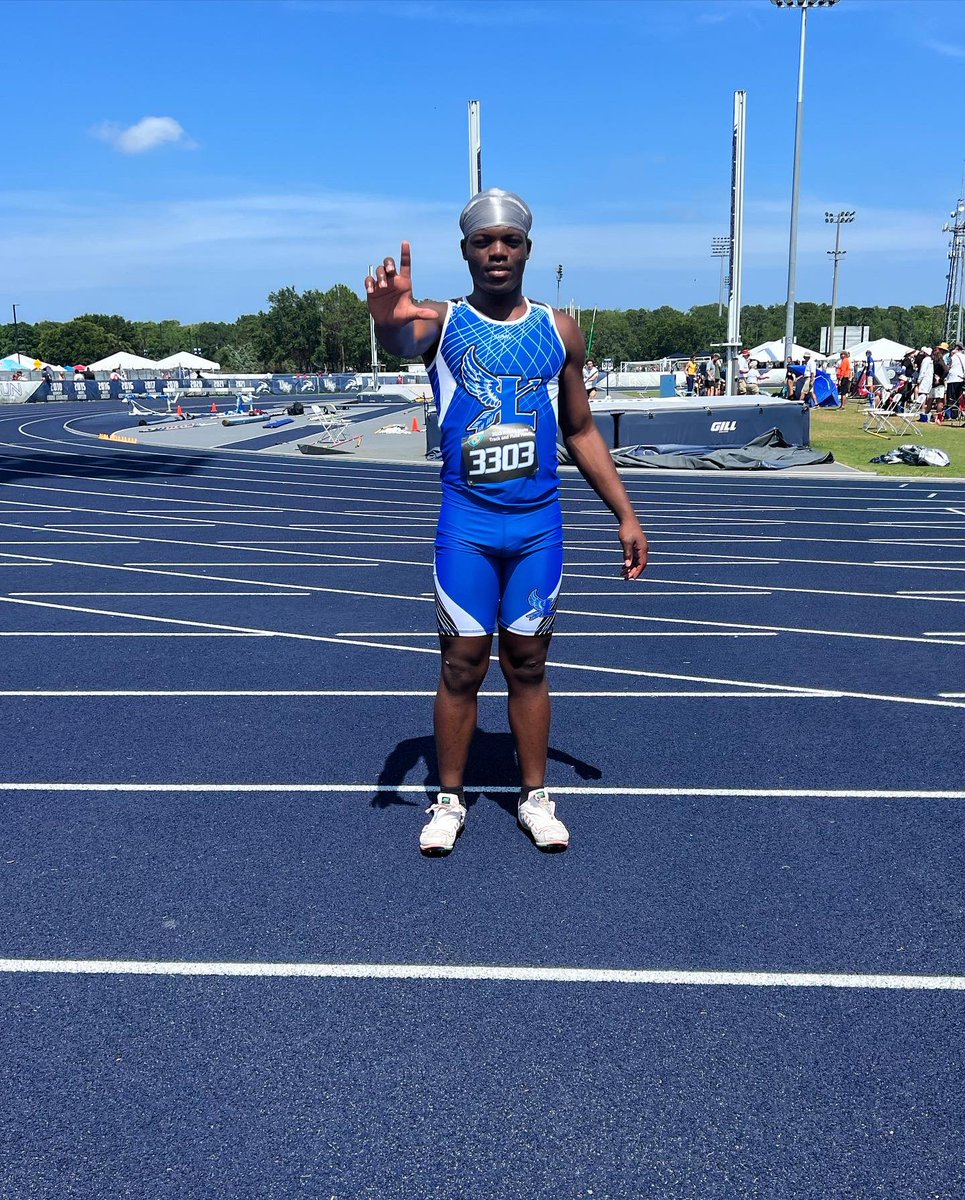 flyinglstf's tweet photo. Like that 1st season in the books. Im so proud of this group! They rep Ft. Lauderdale on and off the track this weekend 💯 #L’sup #L.O.T #Whitness #this #legacy https://t.co/RfL6jAP45m