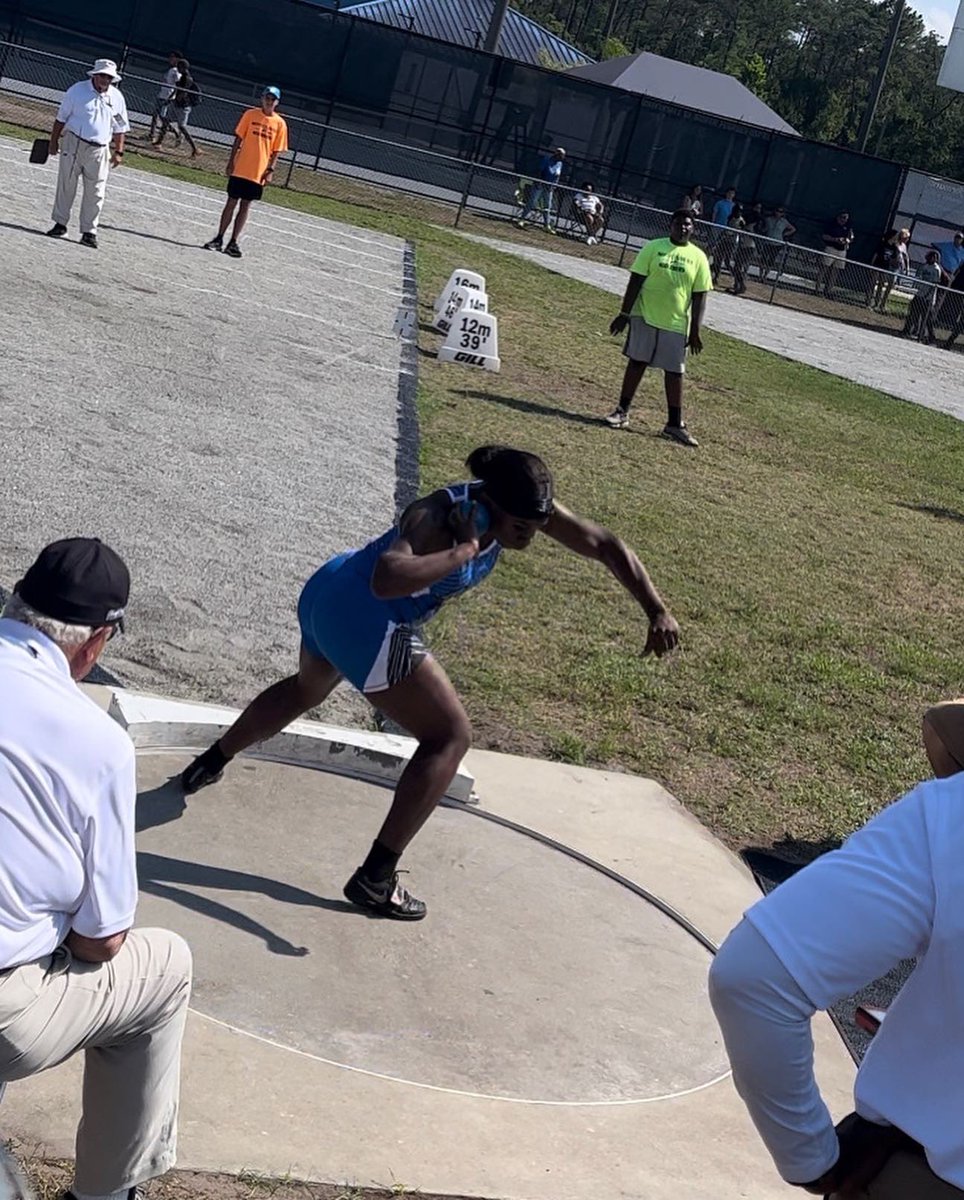 flyinglstf's tweet photo. Like that 1st season in the books. Im so proud of this group! They rep Ft. Lauderdale on and off the track this weekend 💯 #L’sup #L.O.T #Whitness #this #legacy https://t.co/RfL6jAP45m