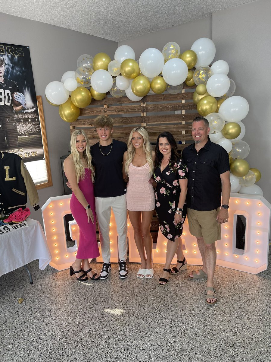 mattsagaser's tweet photo. Today was an amazing day celebrating our two youngest 💛🖤
@AdisonSagaser @SagaserAiden 
#saberpride #bisonation #rollsticks https://t.co/PLJ1p1PCeT