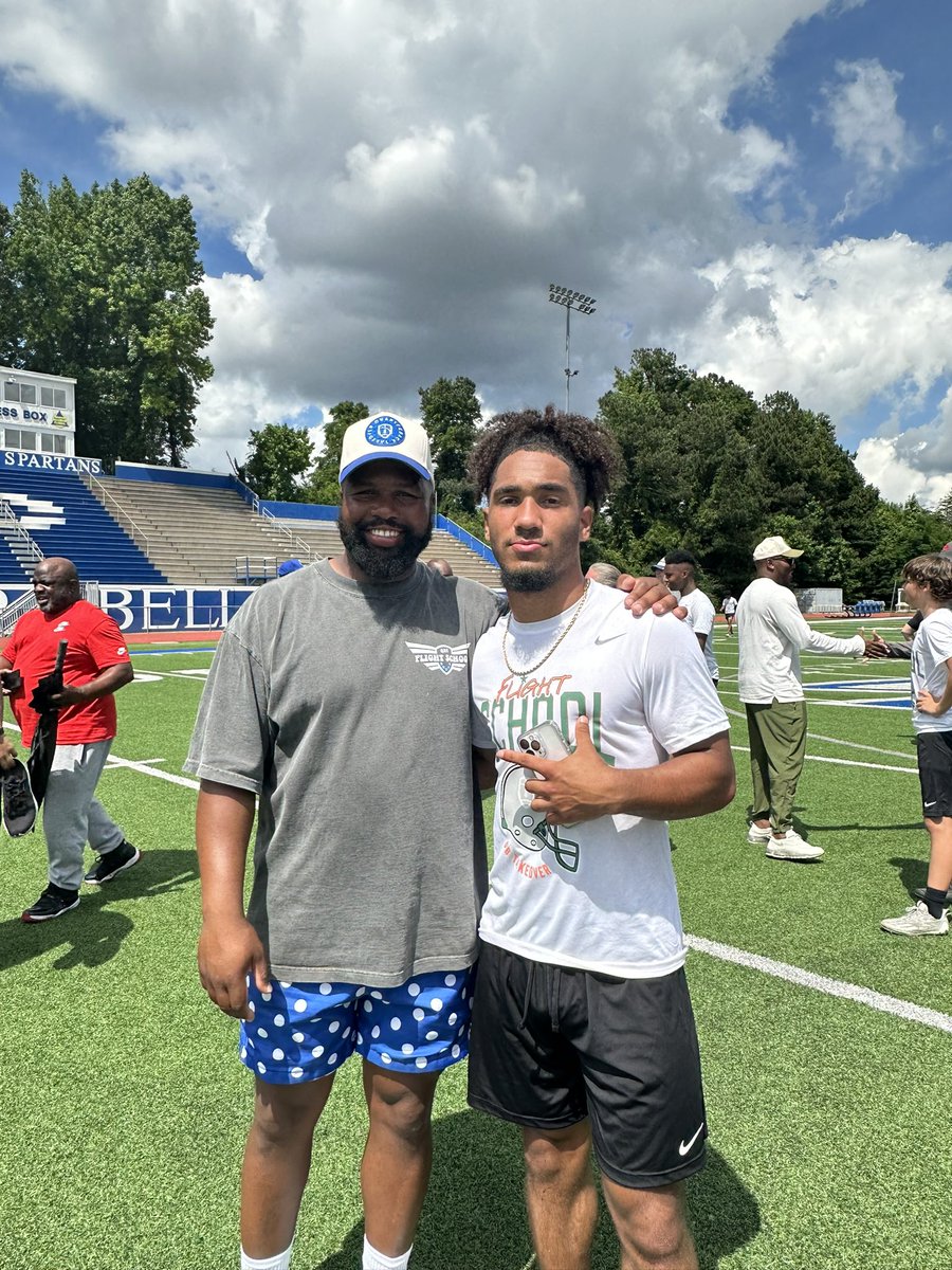 JD DAVIS (@jd_davis5) on Twitter photo Had a great time at Flight School QB Takeover learned a lot of stuff from great coaches and met a lot of great people ๐ค๐ฝ<a href="/QuincyAvery/">Quincy Avery</a> <a href="/qbcoachshorty/">Shai Shorty</a> <a href="/CoachBeas/">Coach Beas</a> <a href="/QbTakeover/">QB Takeover</a> Had a great time at Flight School QB Takeover learned a lot of stuff from great coaches and met a lot of great people ๐ค๐ฝ<a href="/QuincyAvery/">Quincy Avery</a> <a href="/qbcoachshorty/">Shai Shorty</a> <a href="/CoachBeas/">Coach Beas</a> <a href="/QbTakeover/">QB Takeover</a>