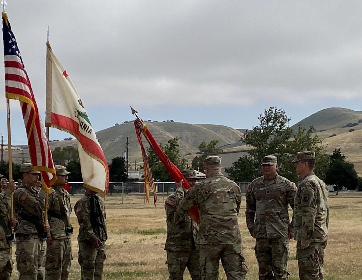 40ID_DeputyCG's tweet image. Excited to watch MAJ Jorge Regan take command today from LTC Val Owen, both captains from my time in 1st Battalion 143 Field Artillery (@143FA). Got to see some old friends as well. Deeds Not Words!
#redleg
#kingOfBattle
#KOB
Missed a pic with @brianwintzer, though.