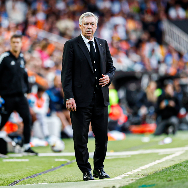 realmadrid's tweet photo. 🎙 @MrAncelotti: "Hay que acabar con esto porque el racismo no debe existir".
#ValenciaRealMadrid