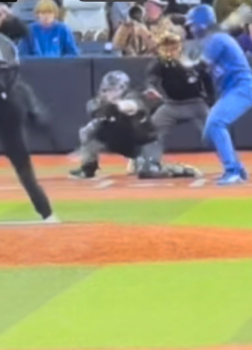 <a href="/plewisbaseball/">Peyton Lewis</a> Peyton your a 🤡 What you call this then… a strike? 🤡🤡
the umps couldn’t even help you out, luck my ass