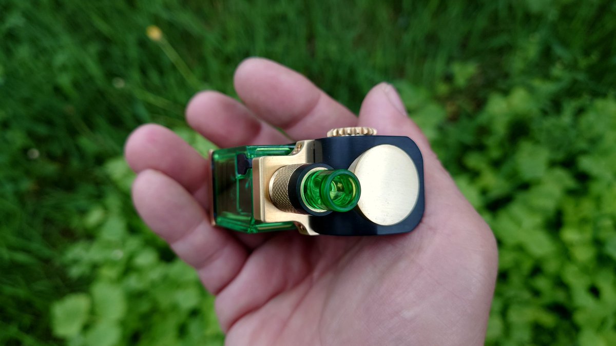 CebrjowHwScHCkj's tweet image. 皆さんおはよっチェ😆👍今週も宜しくご安全に🙇💦#GatubCrafts Rugged V2 MOD + #SuicideMods #etherrba お決まりのノービルド😂💦#VAPE #vape好きな人と繋がりたい #VAPE好きと繋がりたい #VAPE初心者  #Gatub