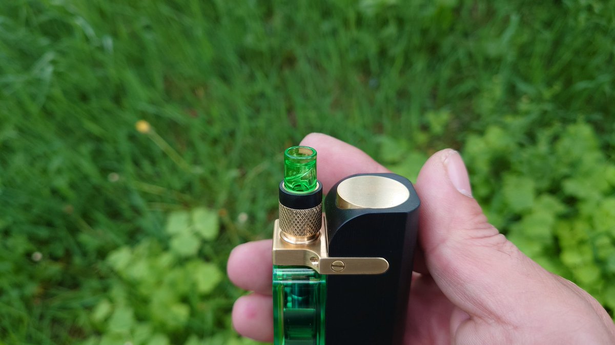 CebrjowHwScHCkj's tweet image. 皆さんおはよっチェ😆👍今週も宜しくご安全に🙇💦#GatubCrafts Rugged V2 MOD + #SuicideMods #etherrba お決まりのノービルド😂💦#VAPE #vape好きな人と繋がりたい #VAPE好きと繋がりたい #VAPE初心者  #Gatub