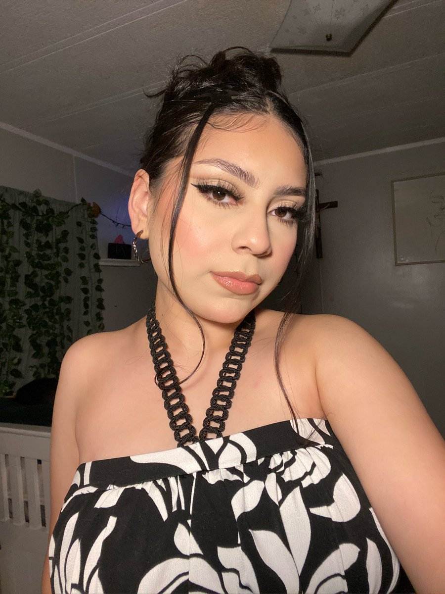 naydelynnn's tweet photo. 🖤 https://t.co/Oi5g1TpwXJ