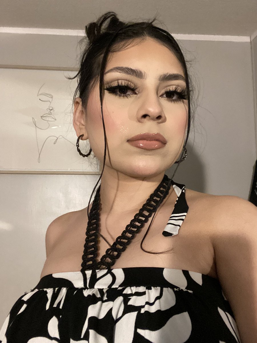 naydelynnn's tweet photo. 🖤 https://t.co/Oi5g1TpwXJ