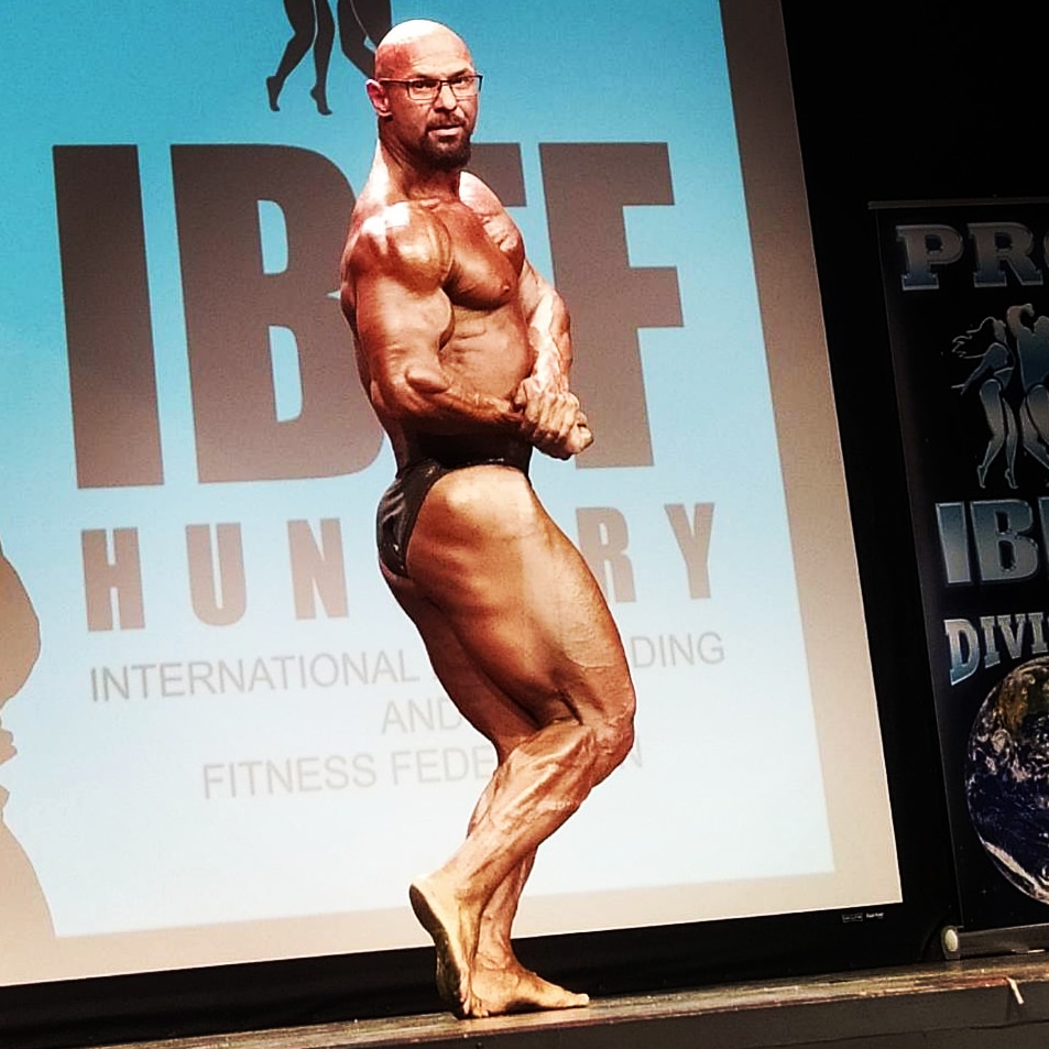 PetrescuMag's tweet image. Nu. Nu am vrut să par mai intelectual. Uitasem să îmi dau jos ochelarii. #Ibff #IbffMoldova #Vali #PetrescuMag #ProDivision