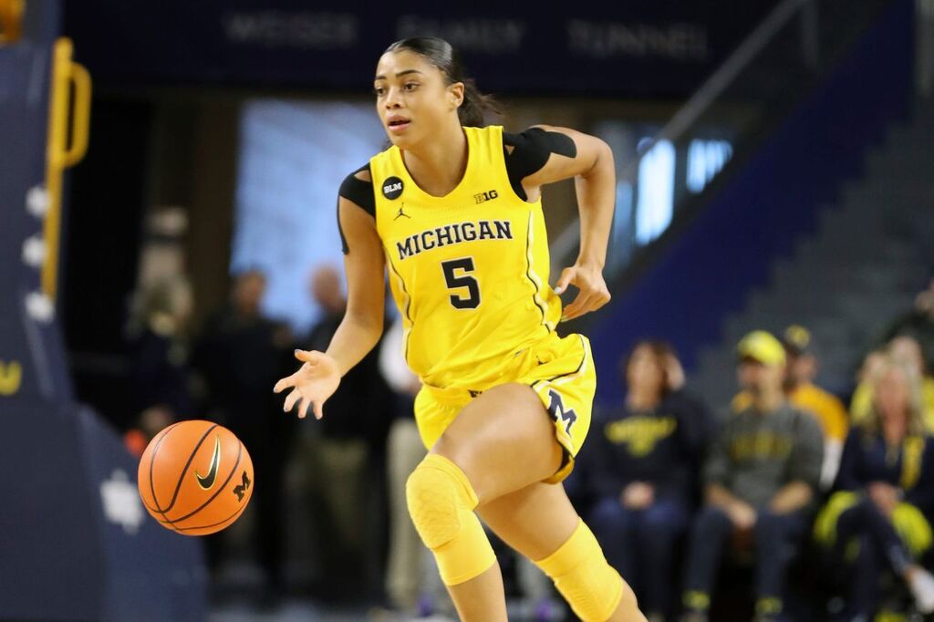 #GoBlue ift.tt/5h4zWYt Women’s hoops: Laila Phelia playing for Team USA, pair of Wolverines make WNBA season debut