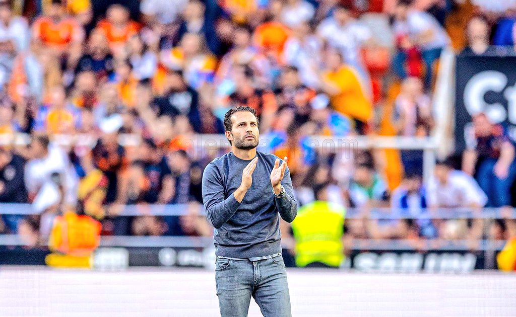 RubenBaraja's tweet photo. Nada debe empañar ni distraernos de nuestra felicidad y la importancia de la merecida victoria. Disfrutemos y centrémonos en conseguir el objetivo. GRACIAS, afición. ¡Somos un club centenario y señorial! AMUNT!!! 🦇 https://t.co/luEtFn3ldl