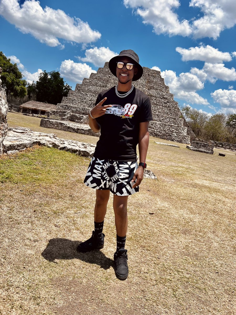 DJ PJ 🎧 (@pj_wlkr) on Twitter photo In Mexico with La Familia 🇲🇽
Cozumel: Swam with Dolphins 
🐬
Progreso: Climbed the Ancient Mayan Ruins & swam in an ancient cave🧗
Guess you can say this “nacho” average vacation.🤷🏾♂️😂 In Mexico with La Familia 🇲🇽
Cozumel: Swam with Dolphins 
🐬
Progreso: Climbed the Ancient Mayan Ruins & swam in an ancient cave🧗
Guess you can say this “nacho” average vacation.🤷🏾♂️😂