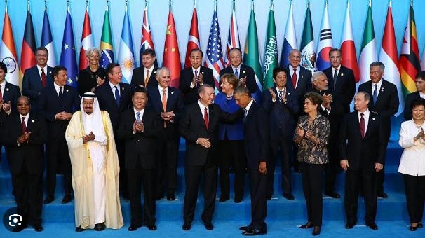 KumandanRte's tweet photo. Dünya Lideri Erdoğan!
Neymiş efendim, Babala Tv’de Kemal Kılıçdaroğlu'nun karşısına neden çıkmamış ?
Lan olm siz bu kafayı neye borçlusunuz ?
Deyin hele bana.😂
Erdoğan dediğiniz adamla CNN International röportaj yapabilmek için 6 ay öncesinden randevuyu zar zor alıyor.. 

''ADAM KAZANACAK   Ankara Kuşu/Tanju Özcan/Özür Oğlan/Canlı/Türkiyeli/#Gaziantep /''