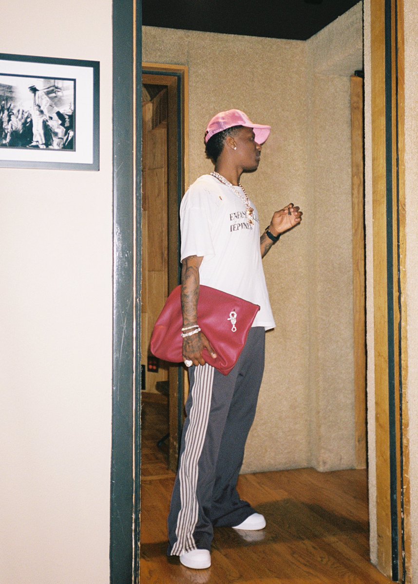 TimzIyere880's tweet photo. @wizkidayo forever. https://t.co/lXOJISBHdx
