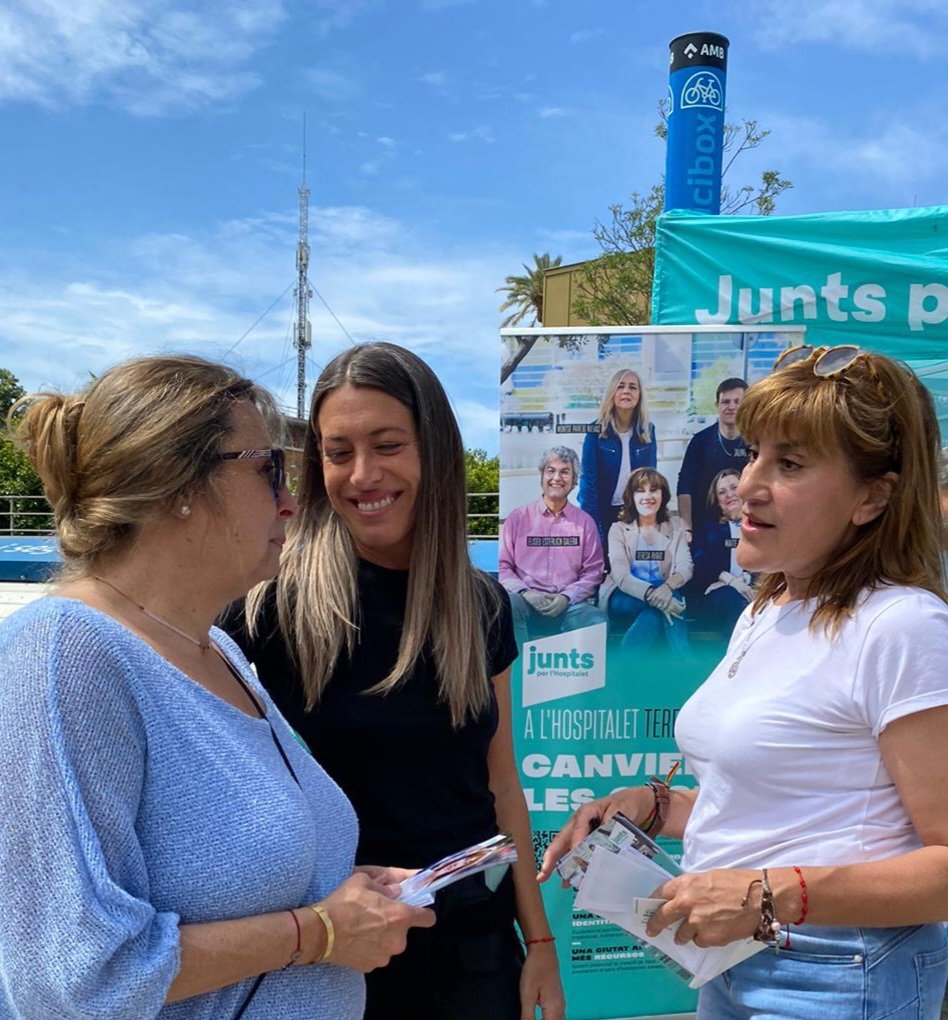 Passeu1BonDia's tweet photo. Avui ens hem retrobat amb el veïnat de Collblanc, acompanyats x l'entranyable diputada de Junts a Madrid, Míriam  Nogueras.
Coneix el nostre programa à través d'aquest enllaç: https://t.co/kc0fqHzQHB
No et deixarà indiferent.
Promeses = fets, si ens votes. @JuntsXLH  @terirrubio https://t.co/NTvu56KA1h